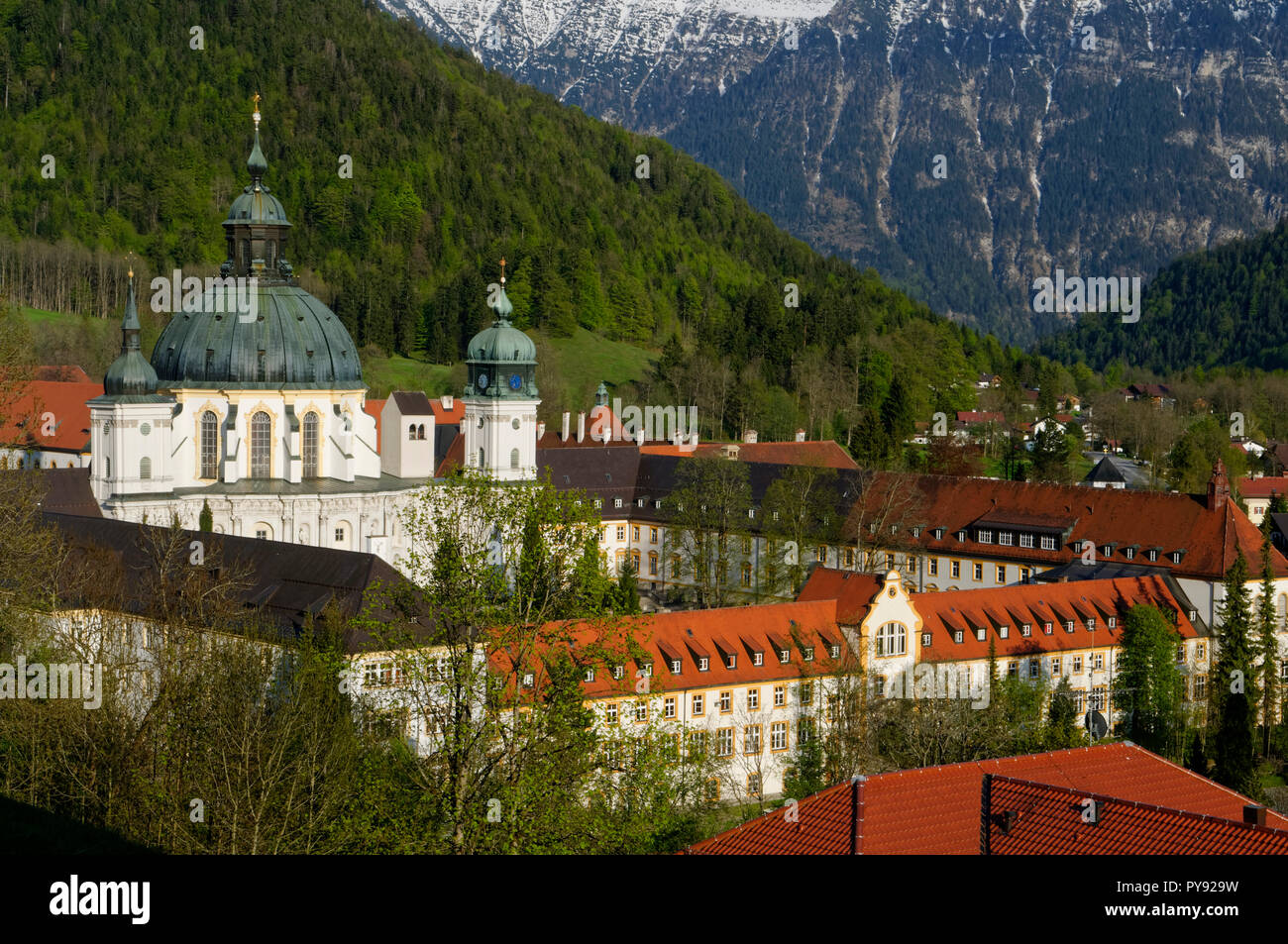 Abbazia di Ettal (monastero benedettino) in Etta (parte di Unterammergau) nelle alpi Ammergau, alta Baviera, Baviera, Germania Foto Stock