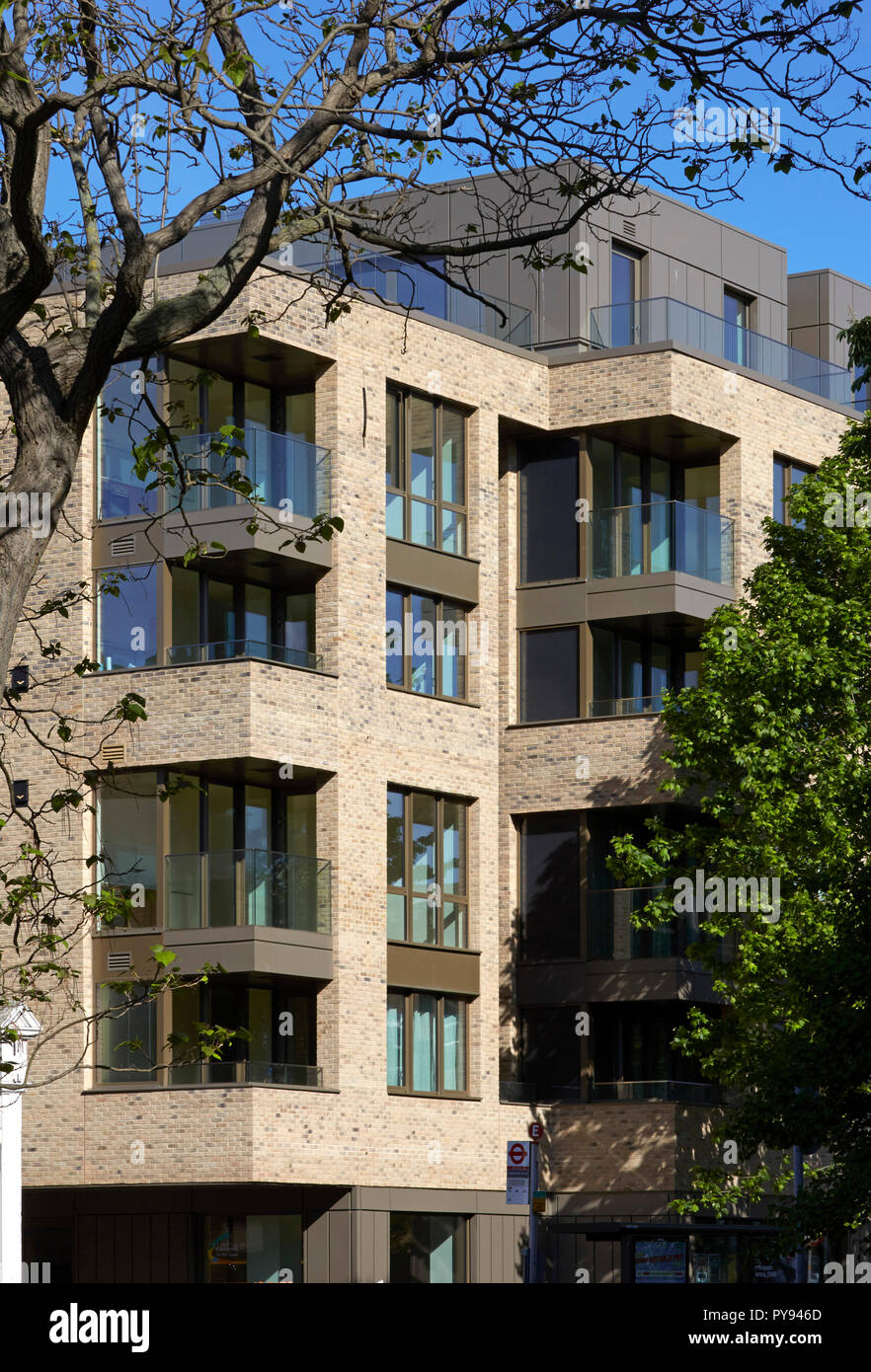 Sviluppo di alloggiamento su Camberwell verde. Stock architettonica, Londra, Regno Unito. Architetto: NA , 2017. Foto Stock