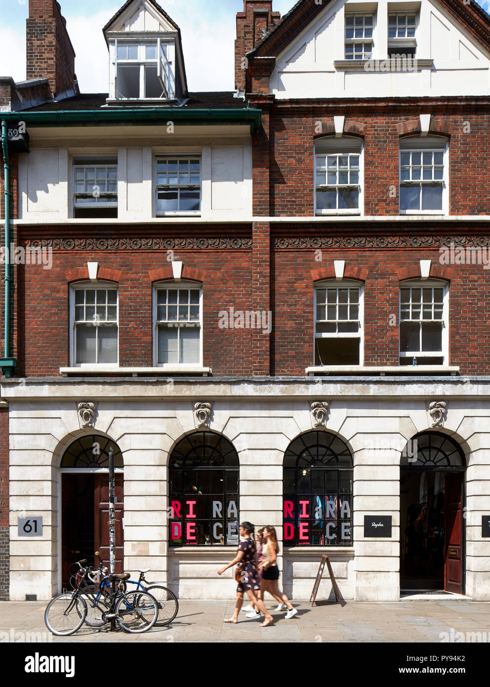 Old Spitalfields Market globale vista esterna. Stock architettonica, Londra, Regno Unito. Architetto: NA , 2017. Foto Stock