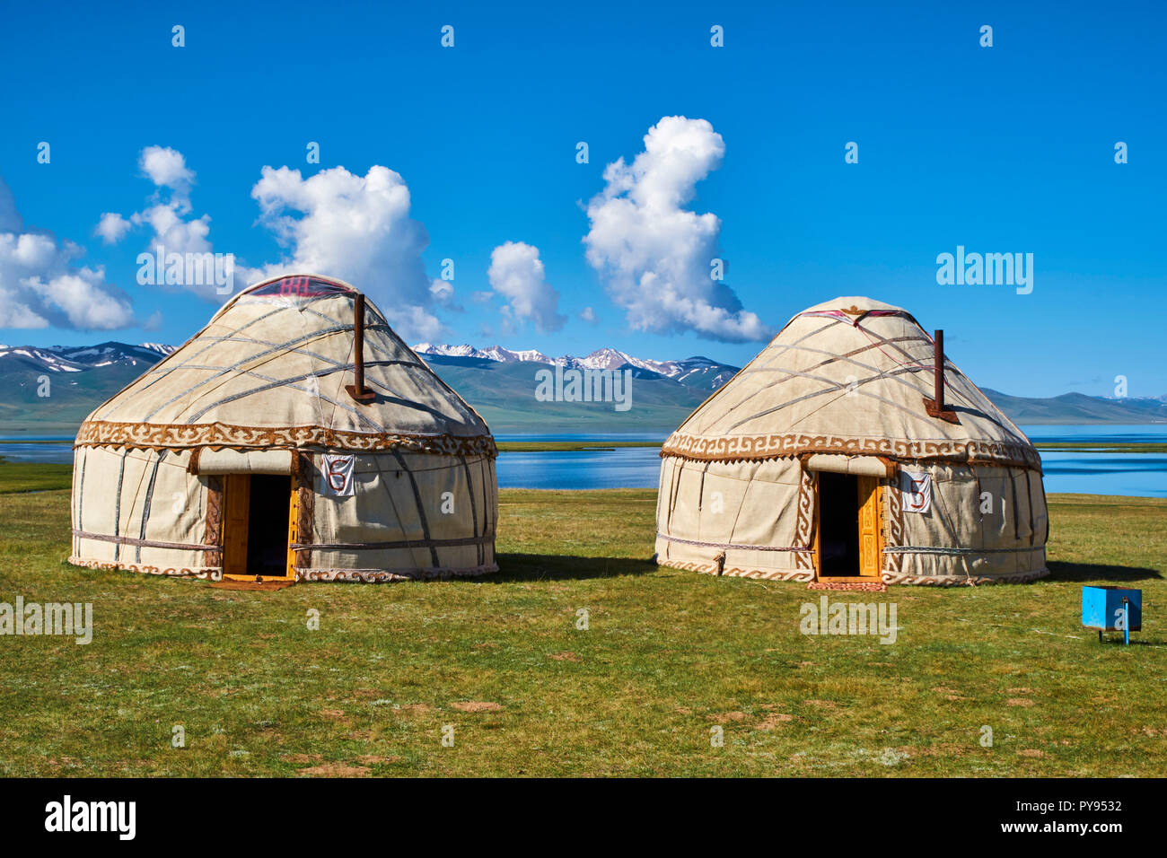 In Kirghizistan, provincia di Naryn, Song Kol, Kirghiz nomade della yurt camp Foto Stock