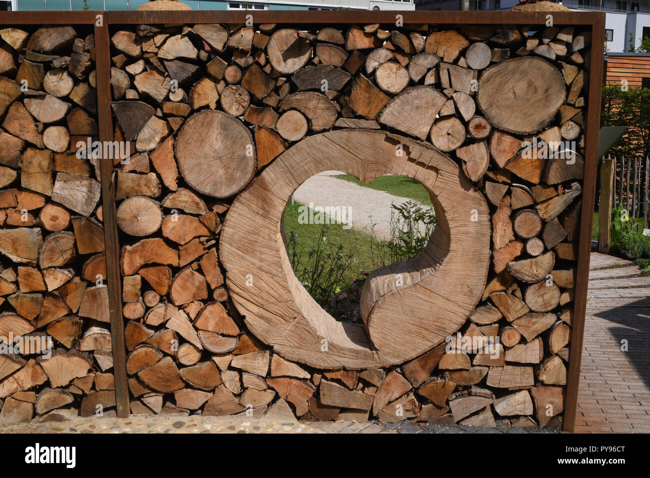 Holzwand; Sichtschutz Foto Stock