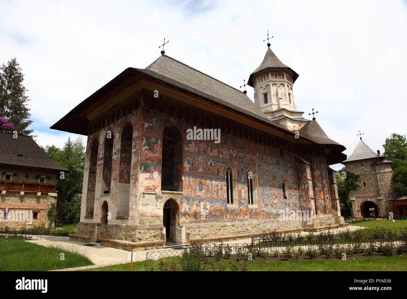 Monastero Moldovita chiesa in un recinto fortificato con affreschi dal 1537, parte della Bucovina monastero, del gruppo in Romania Foto Stock