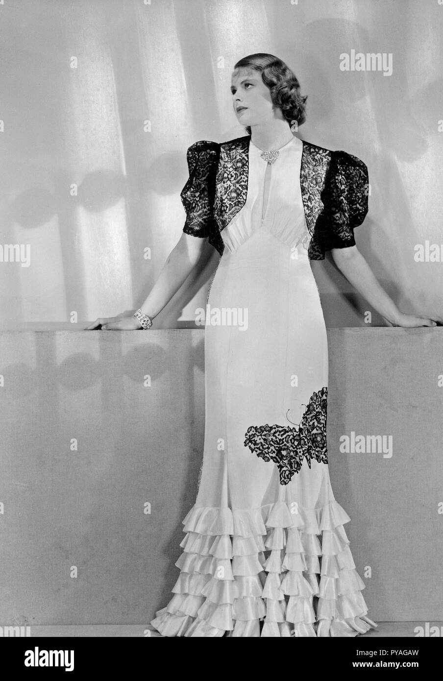 L'attrice svedese Ingrid Bergman, 1915-1982. L'attrice svedese con una carriera internazionale. Il più famoso per i suoi ruoli in film Casablanca e famoso. Nella foto qui 1938 Foto Stock