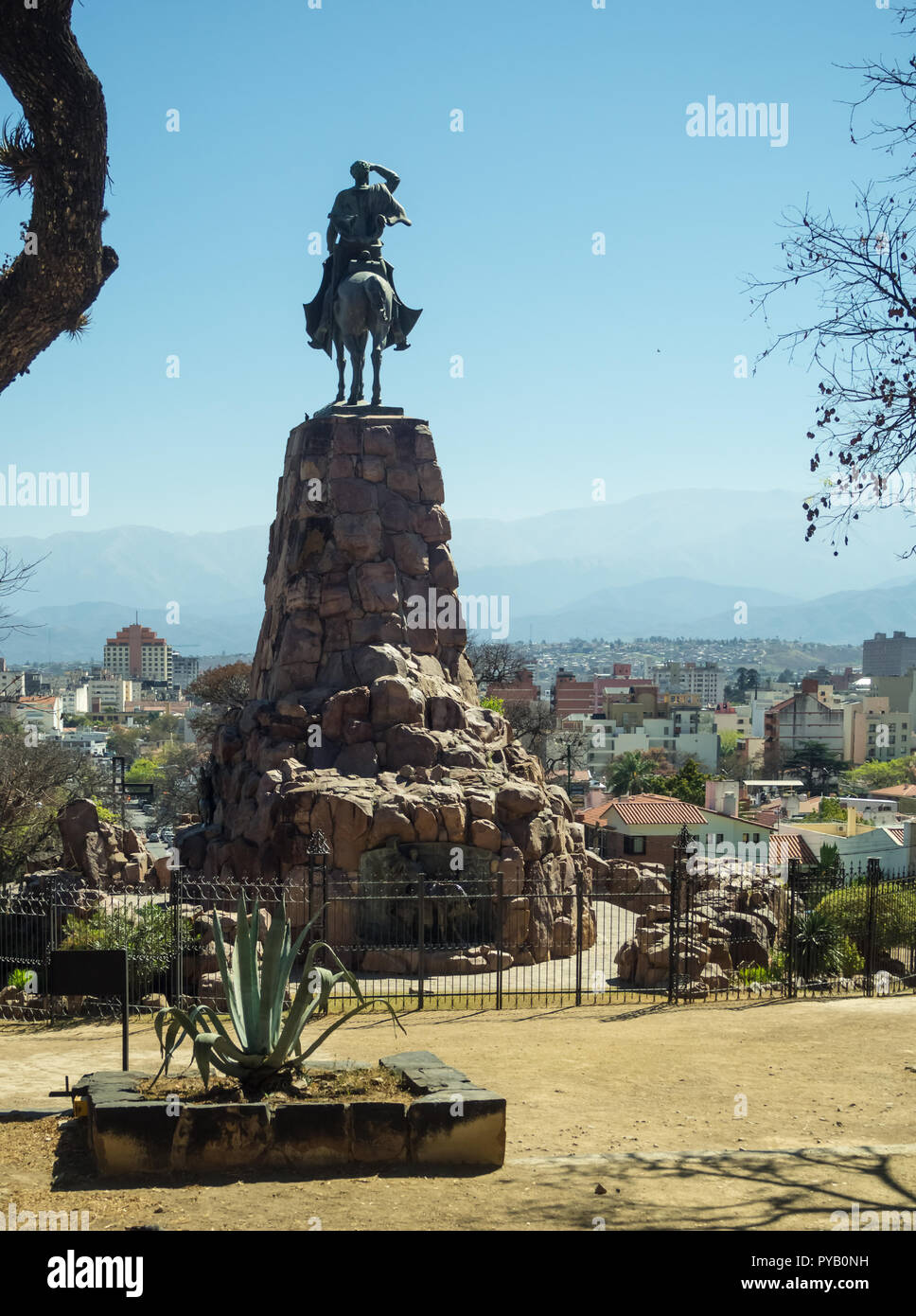 Monumento a Martin Miguel de Guemes, un capo militare e caudillo in Argentina a nord ovest Foto Stock
