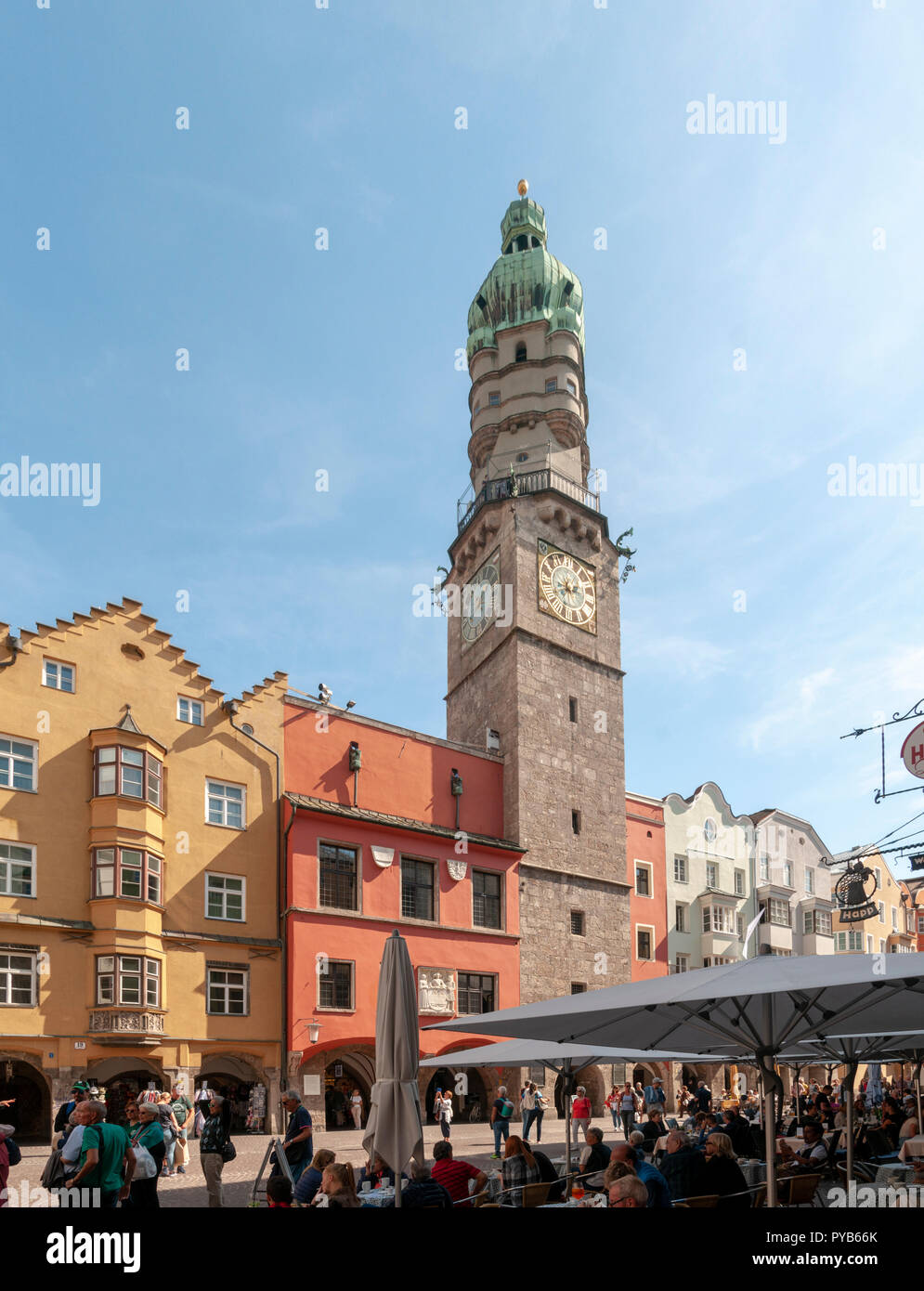 Austria, Innsbruck municipio storico (eretto 1358) in Herzog-Friedrich Strasse nel centro storico Foto Stock