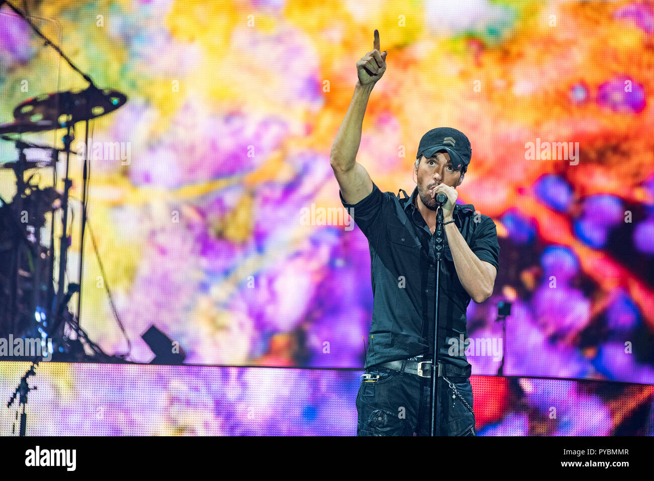 Manchester, Regno Unito. Il 26 ottobre 2018. Enrique Iglesias suona presso l'Arena di Manchester sulla gamba del Regno Unito della sua 'tutte le hits live' tour, Manchester 26/10/2018 Credit: Gary Mather/Alamy Live News Foto Stock