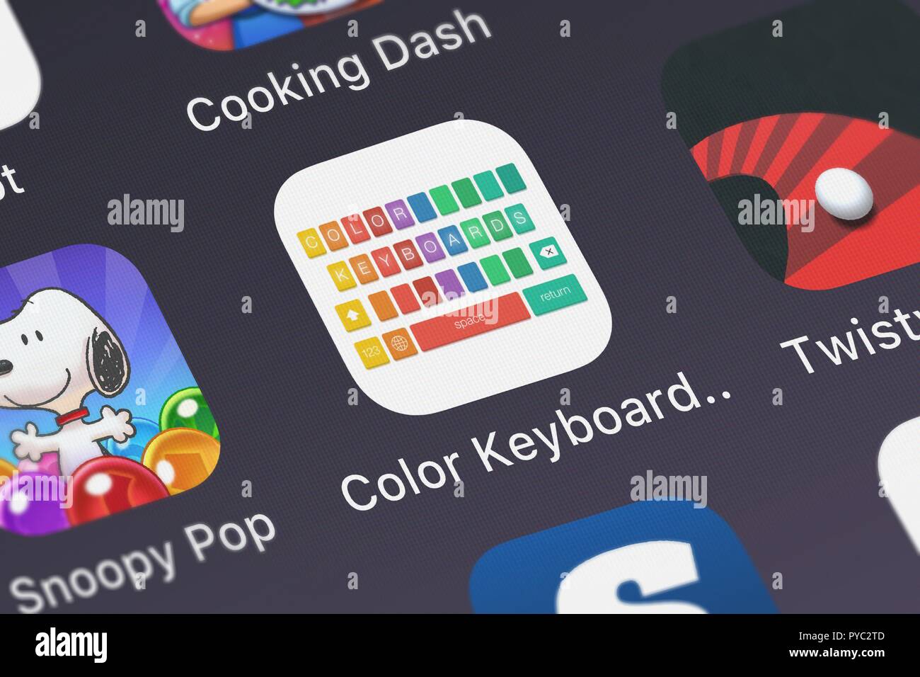 London, Regno Unito - 26 Ottobre 2018: screenshot del colore di tastiere per iOS 8 mobile app da NuVex LLC icona su un iPhone. Foto Stock