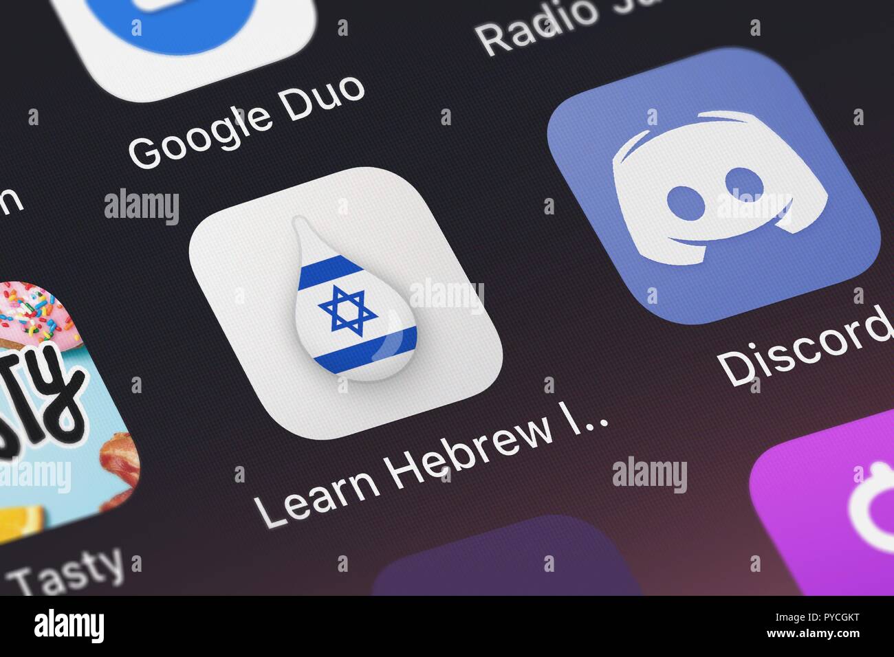 London, Regno Unito - 26 Ottobre 2018: screenshot di PLANB LABS unità organizzative mobile app imparare la lingua ebraica - cadute. Foto Stock