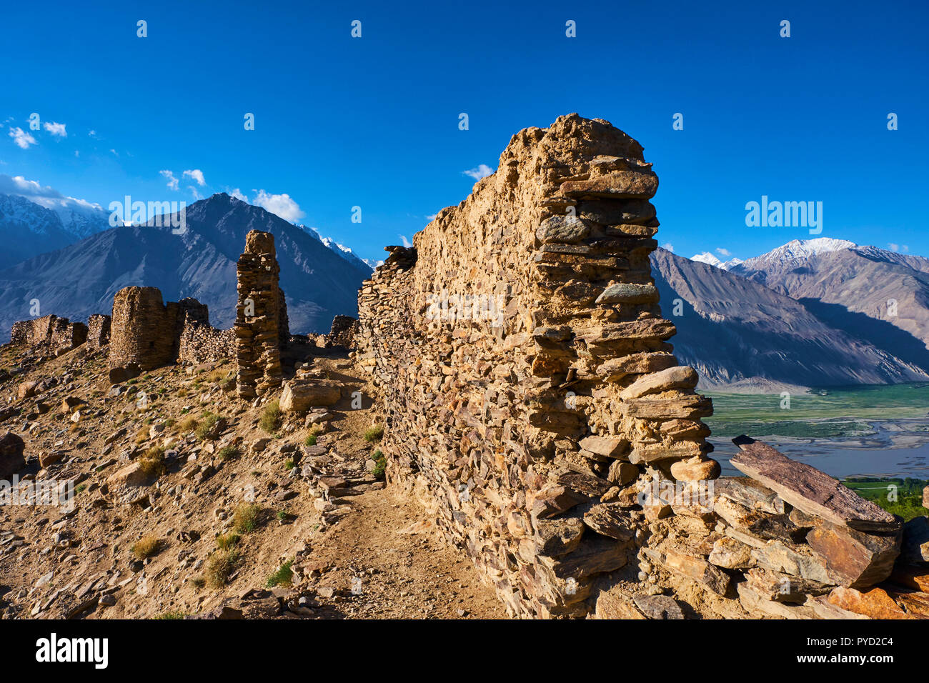 Il Tagikistan, Asia Centrale, Gorno Badakshan, il Pamir, Yamtchun fortezza nel Wakhan valley, fiume Panj tra il Tagikistan e Afghanistan Foto Stock