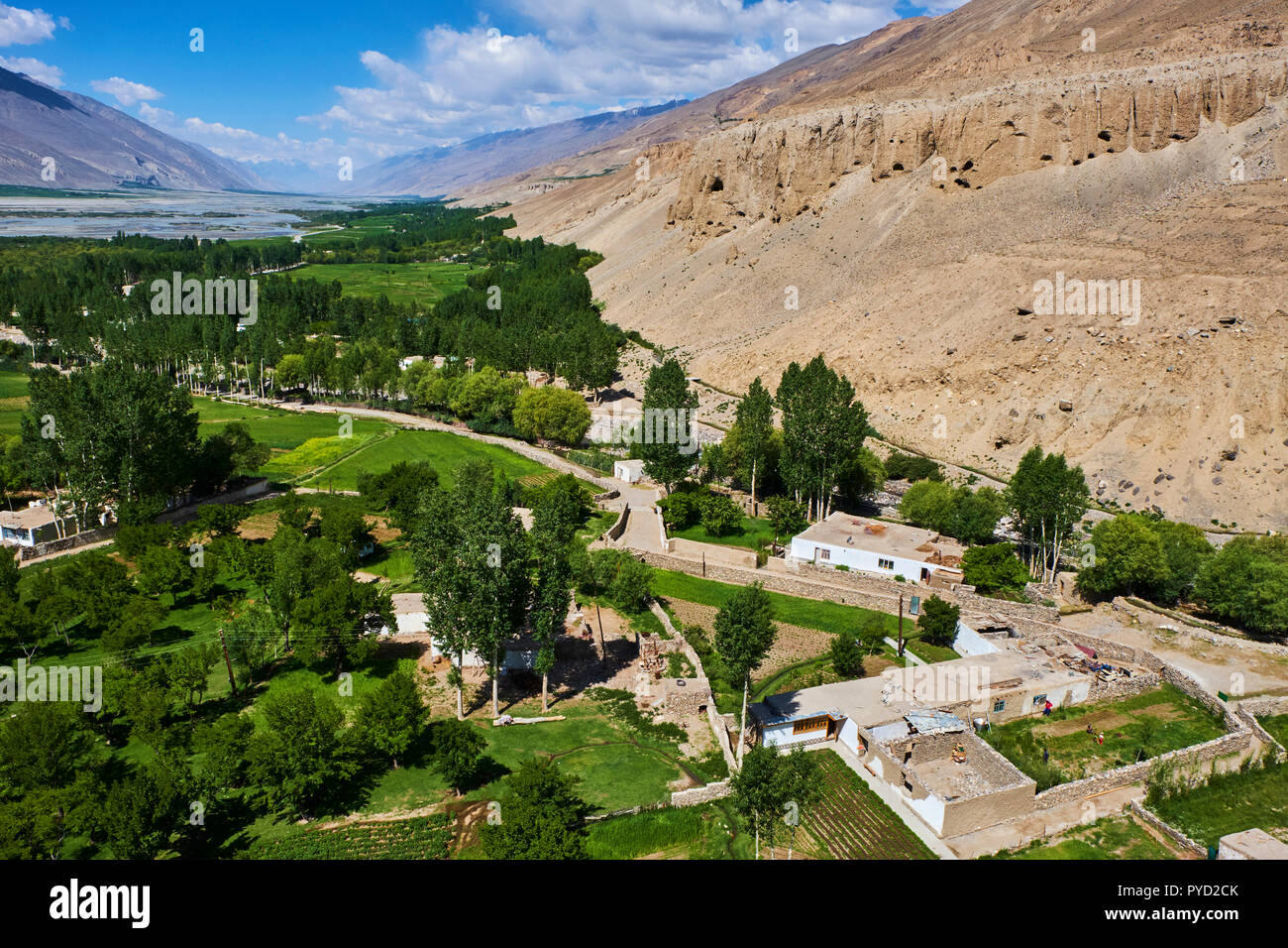 Il Tagikistan, Asia Centrale, Gorno Badakshan, il Pamir, Vrang villaggio nella valle di Wakhan Pamir, fiume tra il Tagikistan e Afghanistan Foto Stock