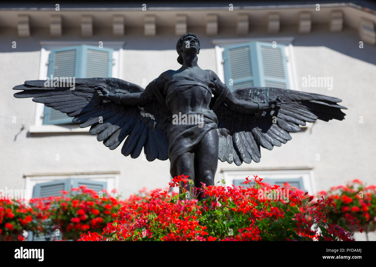 Monumento a Jorge Chávez nella piazza del mercato di Brig, Svizzera Foto Stock