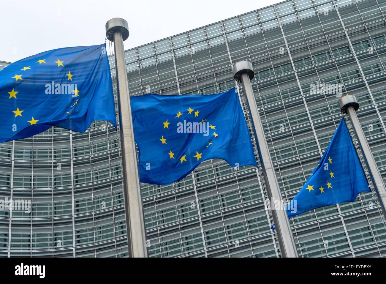 Belgio: bandiere europee nella parte anteriore della Commissione europea a Bruxelles. Foto da 12. Agosto 2017. | Utilizzo di tutto il mondo Foto Stock