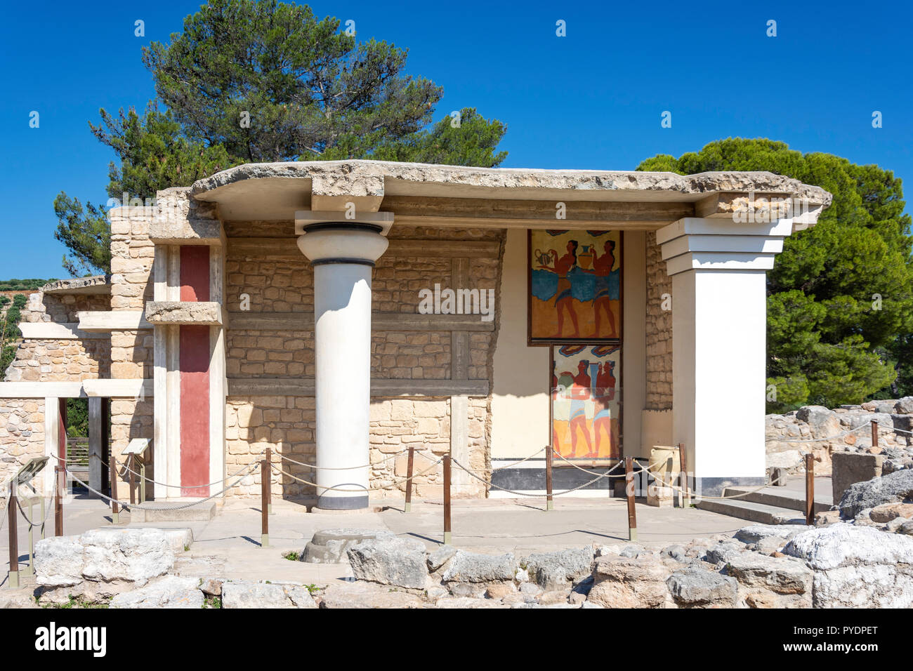 Il Sud Propylaeum, palazzo minoico di Cnosso, Heraklion (Irakleio), Regione di Irakleio, Creta (Kriti), Grecia Foto Stock