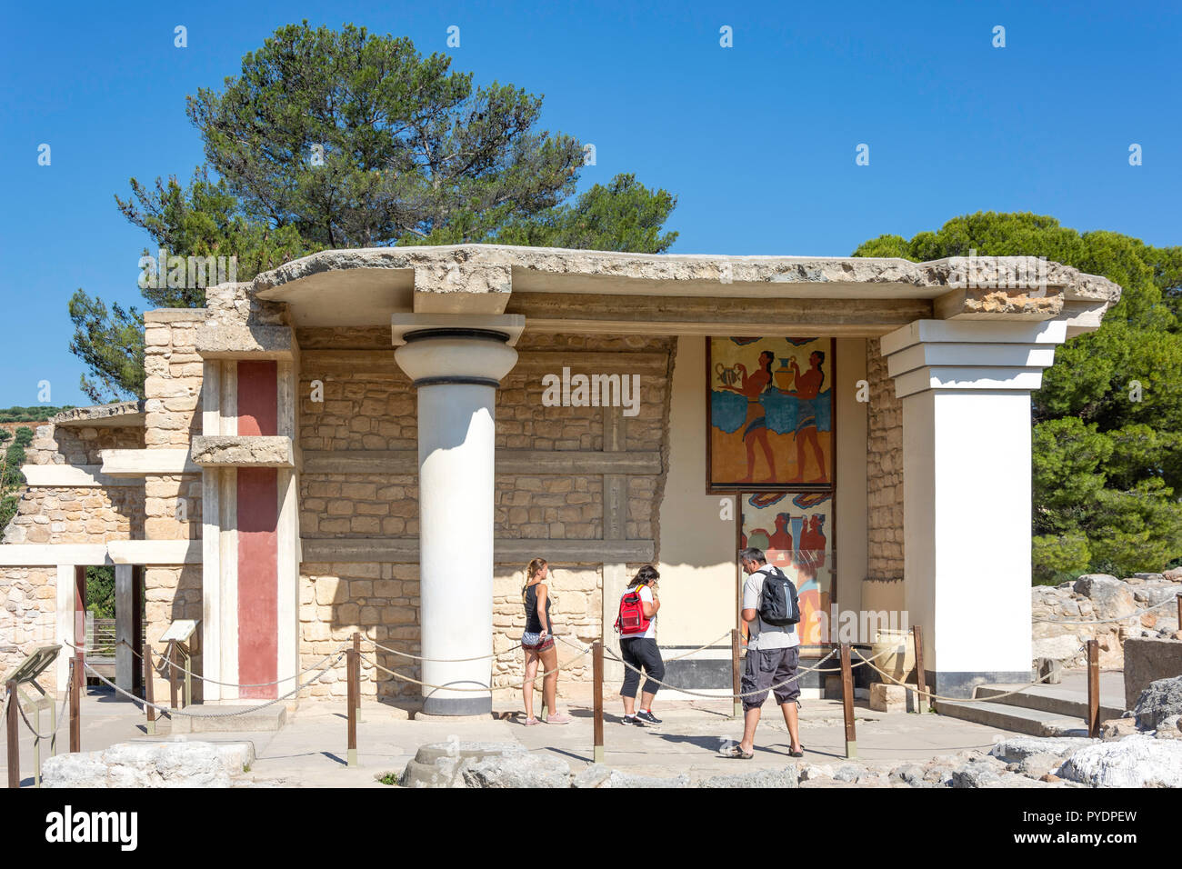 Il Sud Propylaeum, palazzo minoico di Cnosso, Heraklion (Irakleio), Regione di Irakleio, Creta (Kriti), Grecia Foto Stock