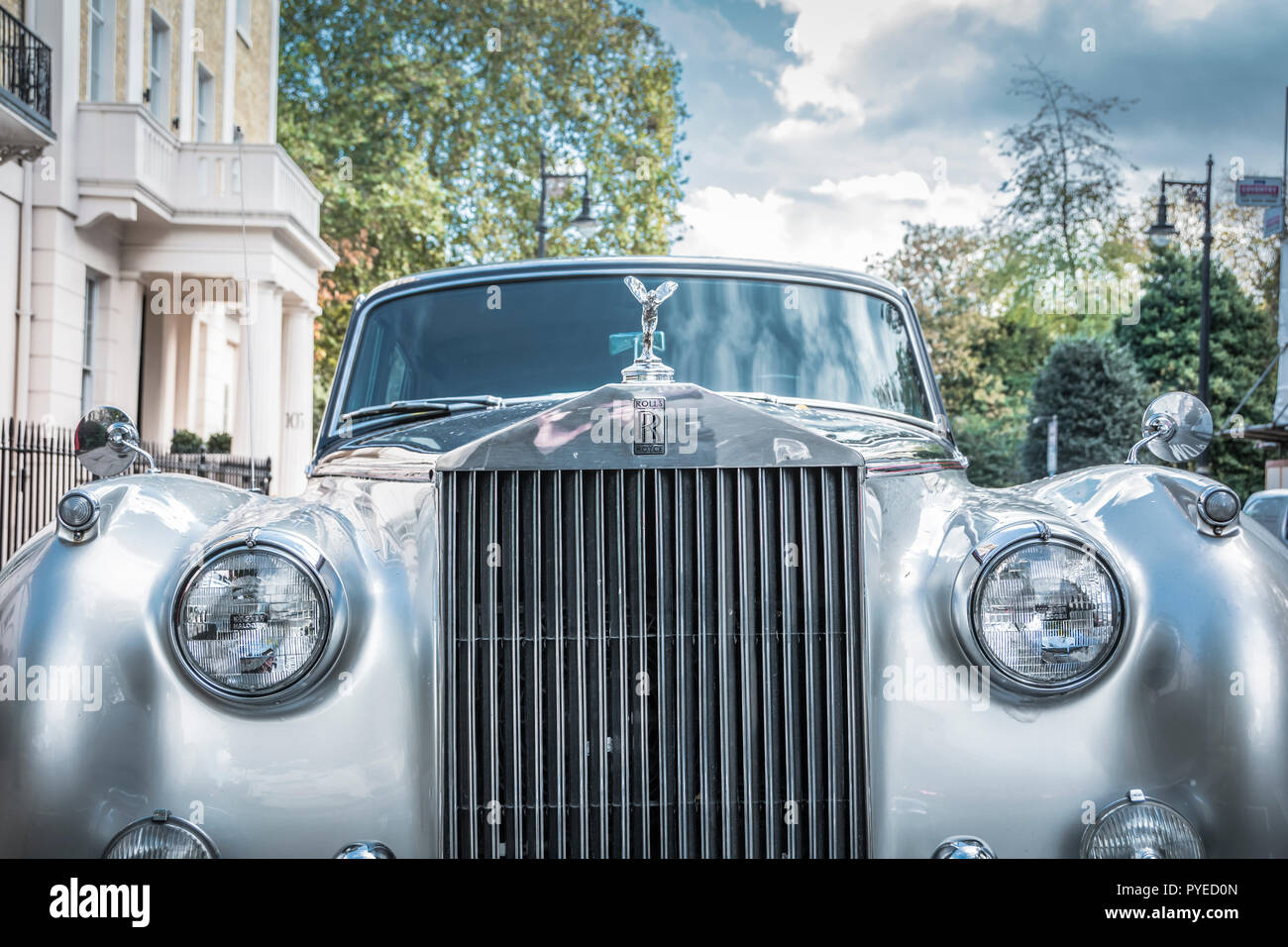 Una La Rolls Royce Silver Cloud in Westminster, Londra, Regno Unito Foto Stock