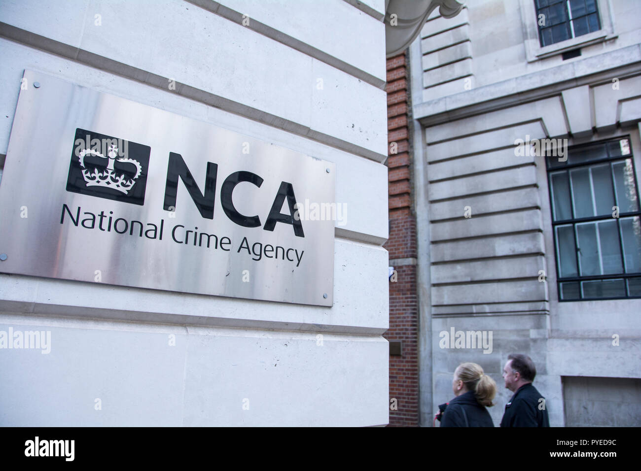 Segnaletica fuori dalla National Crime Agency (NCA), Old Queen Street, Westminster, Londra, SW1, Inghilterra, Regno Unito Foto Stock