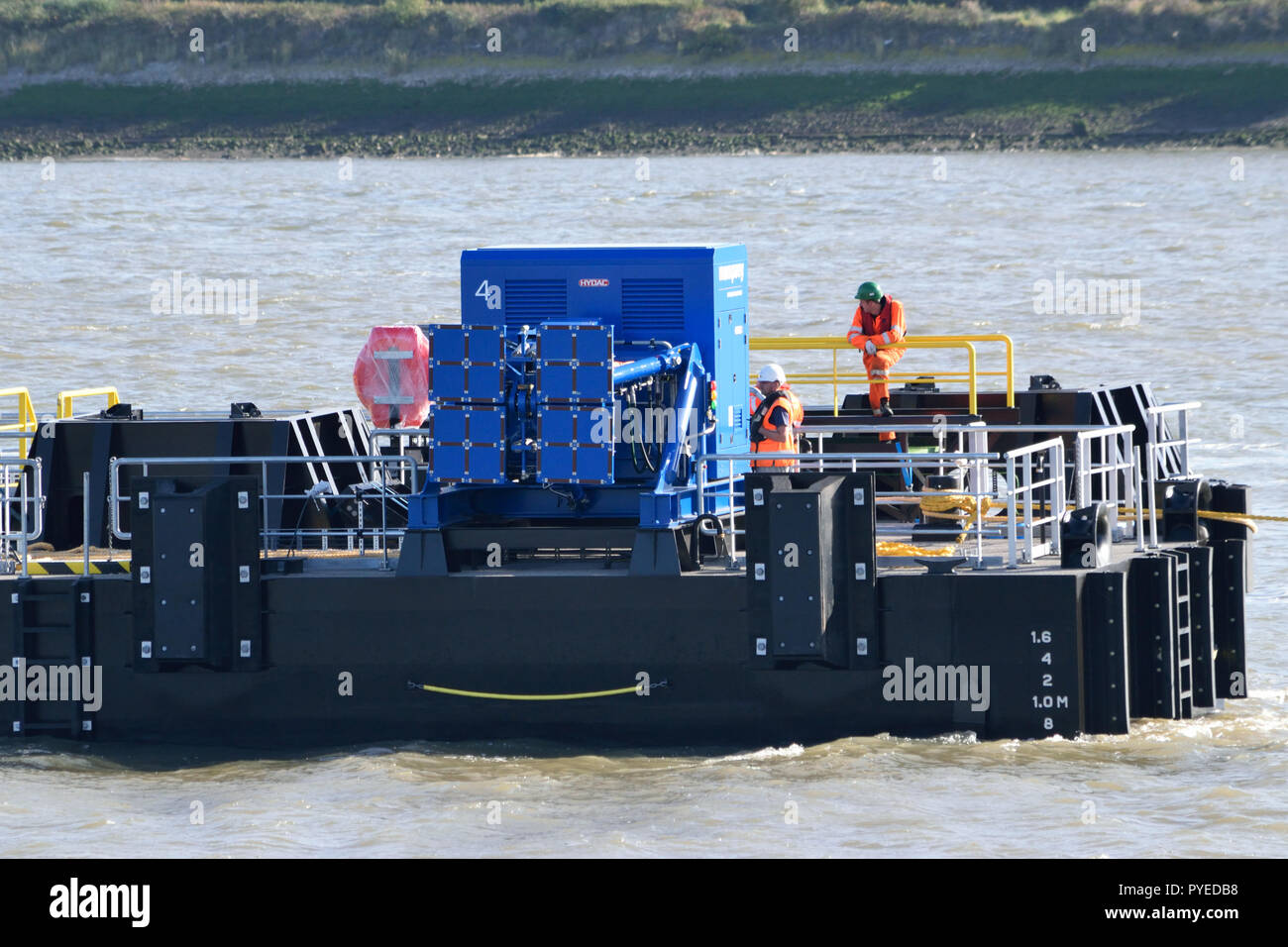 Mampaey Industrie Offshore Dock intelligente sistema di bloccaggio sul nuovo Woolwich Ferry docking pontoon Foto Stock