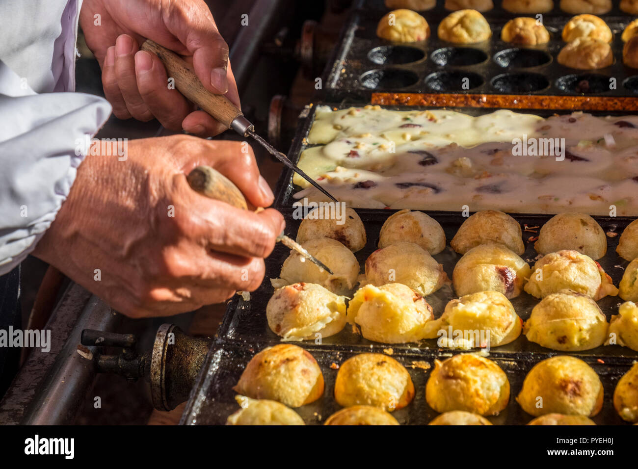 Kitano Tenmangu Mercato sulla giornata autunnale, Kyoto, Kansai, Giappone Foto Stock