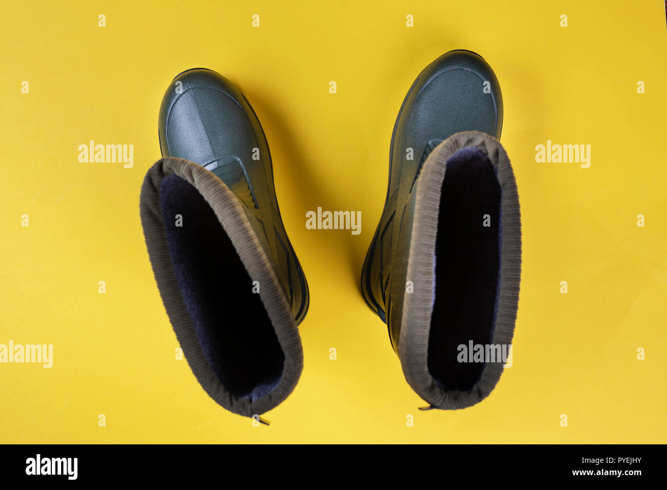 Nuovo uomo stivali di gomma. scarpe impermeabili per l'autunno. scarpe comode per la pesca Foto Stock