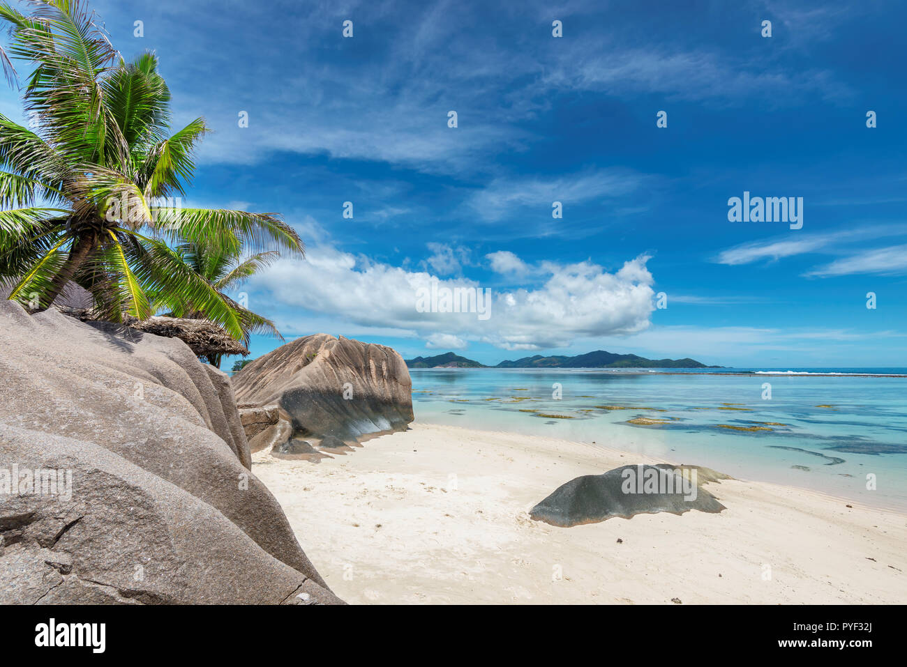 Esotica spiaggia di La Digue Island, Seicelle Foto Stock