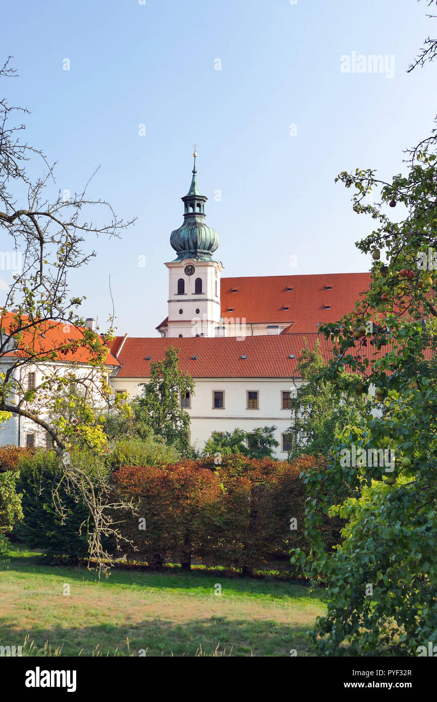 Torre di Santa Margherita chiesa del vecchio monastero Brevnov Foto Stock