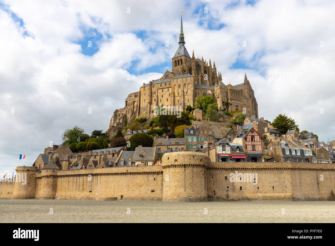 Il Mont Saint Michel village e abbey, mondo patrimonio Unesco in Normandia, Francia Foto Stock
