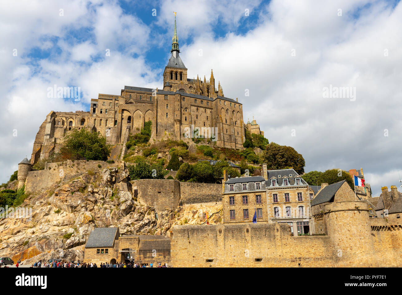 Il Mont Saint Michel village e abbey, mondo patrimonio Unescio in Normandia, Francia Foto Stock