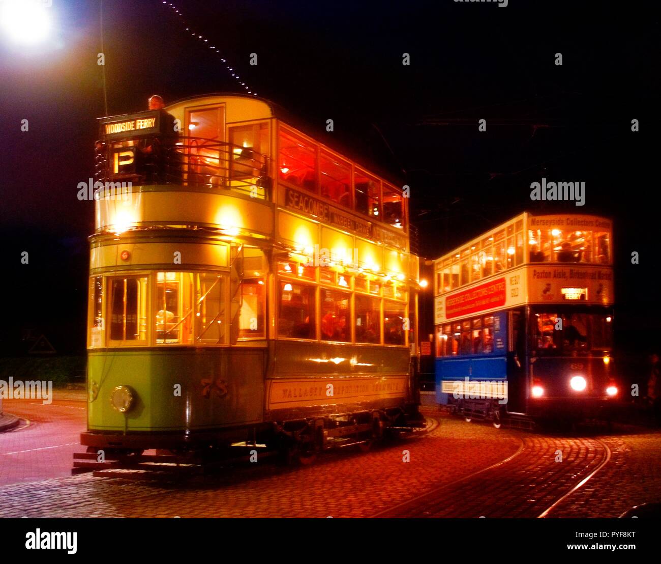 Wirral, Regno Unito Merseyside tram messo su twilight evento per la prima volta il credito Ian Fairbrother/Alamy Stock Foto Foto Stock