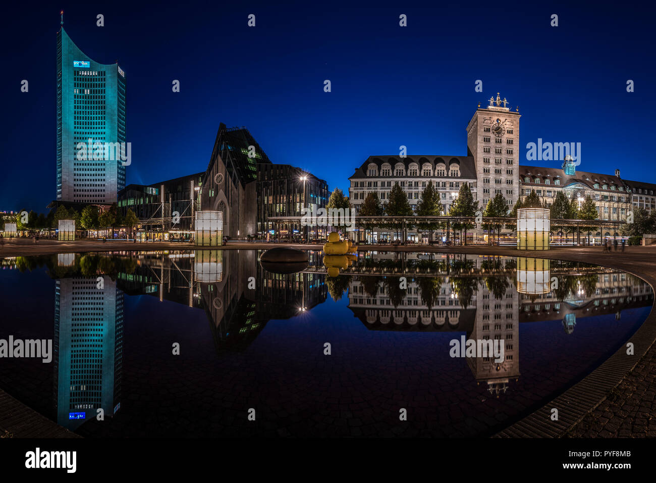 Augustusplatz di notte, Lipsia, Germania | Leipzig Augustusplatz, Nachtaufnahme Foto Stock