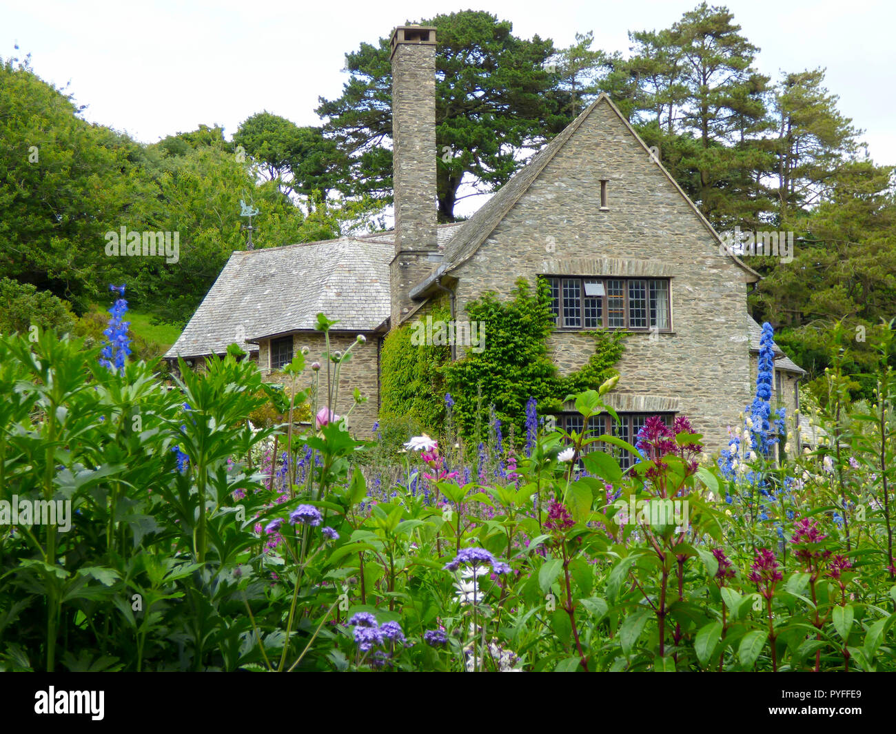 Coleton Fishacre un giardino e una casa gestita dalla National Trust nelle arti e mestieri stile, Kingswear, Devon, Inghilterra Foto Stock