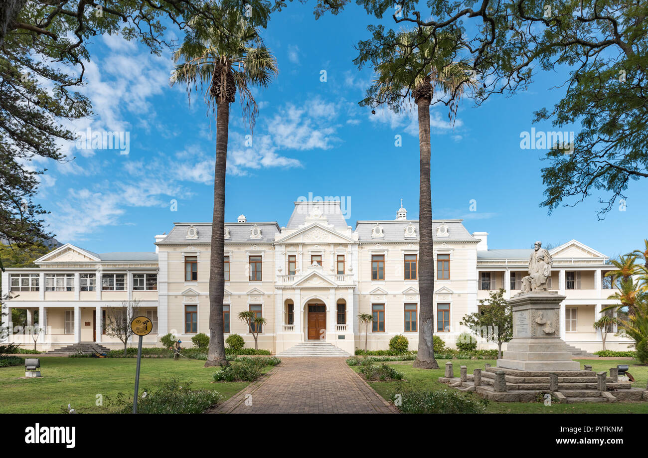 STELLENB.S., SUD AFRICA, 15 AGOSTO 2018: la Facoltà di Teologia dell Università di Stellenbosch. Una statua di John Murray e Nicolaas Hofmeyer Foto Stock