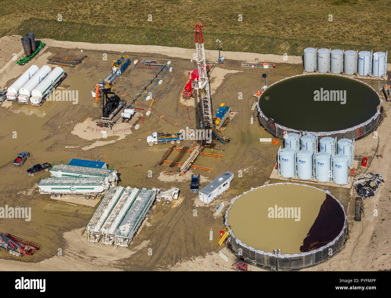 Attrezzatura di servizio e delle operazioni di leasing vicino Cochrane, Alberta Canada Foto Stock