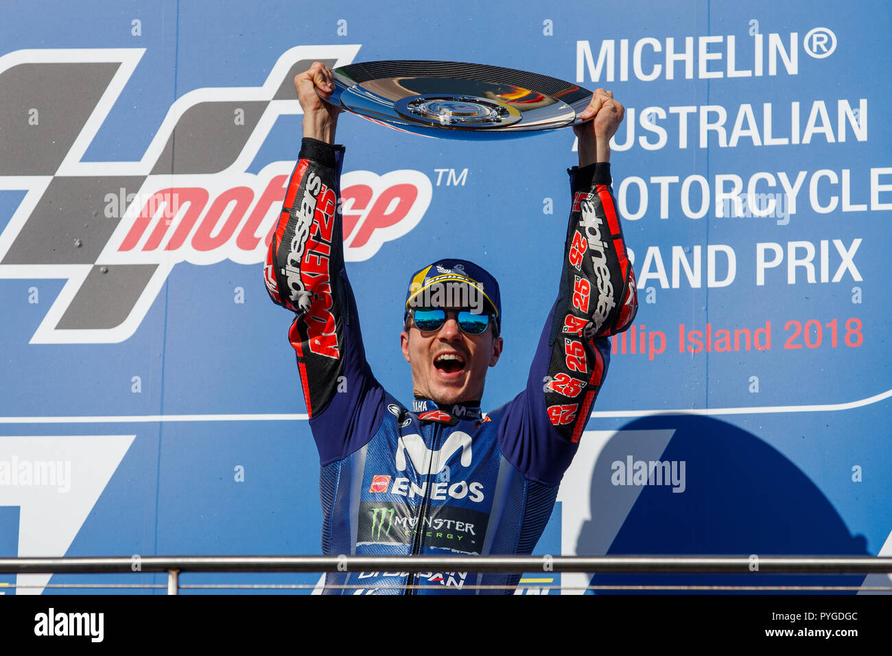 Melbourne, Australia. Domenica 28 Ottobre, 2018. Circuito australiano di Phillip Island. Maverick Vinales (Movistar Yamaha MotoGP) celebra la vittoria sul circuito di Phillip Island Grand Prix. Credito: Russell Hunter/Alamy Live News Foto Stock