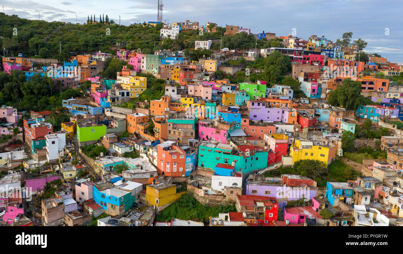 Vista aerea di case colorate in Guanajuato, Messico Foto Stock