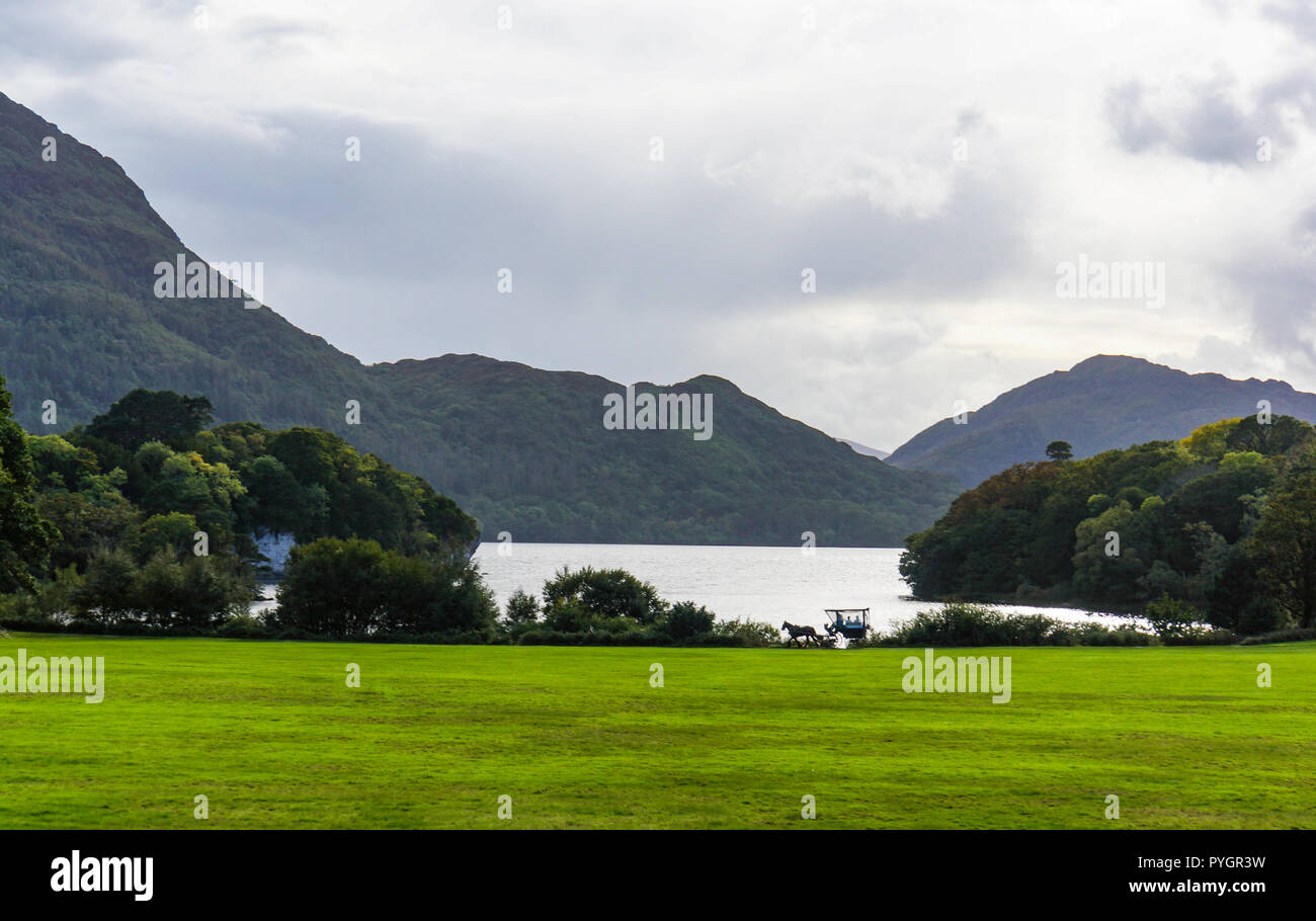 Vista panoramica del Lago di Killarney in parco vicino Muckross House in Killarney Kerry, Irlanda Foto Stock