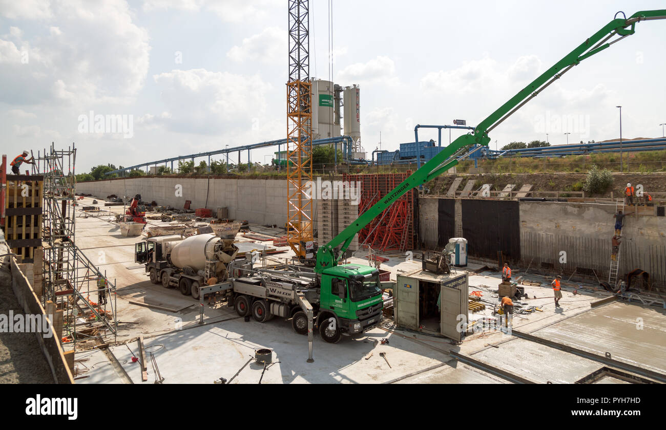 Berlino, Germania - fase di costruzione per l'estensione del BAB A 100 autostrada urbana Foto Stock