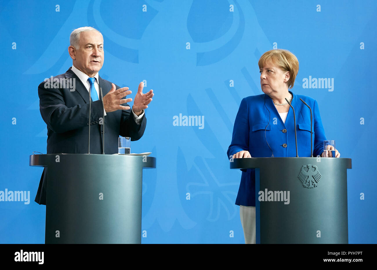 Berlino, Germania - Il Cancelliere Angela Merkel e il Primo Ministro israeliano Benjamin Netanyahu a loro conferenza stampa. Foto Stock