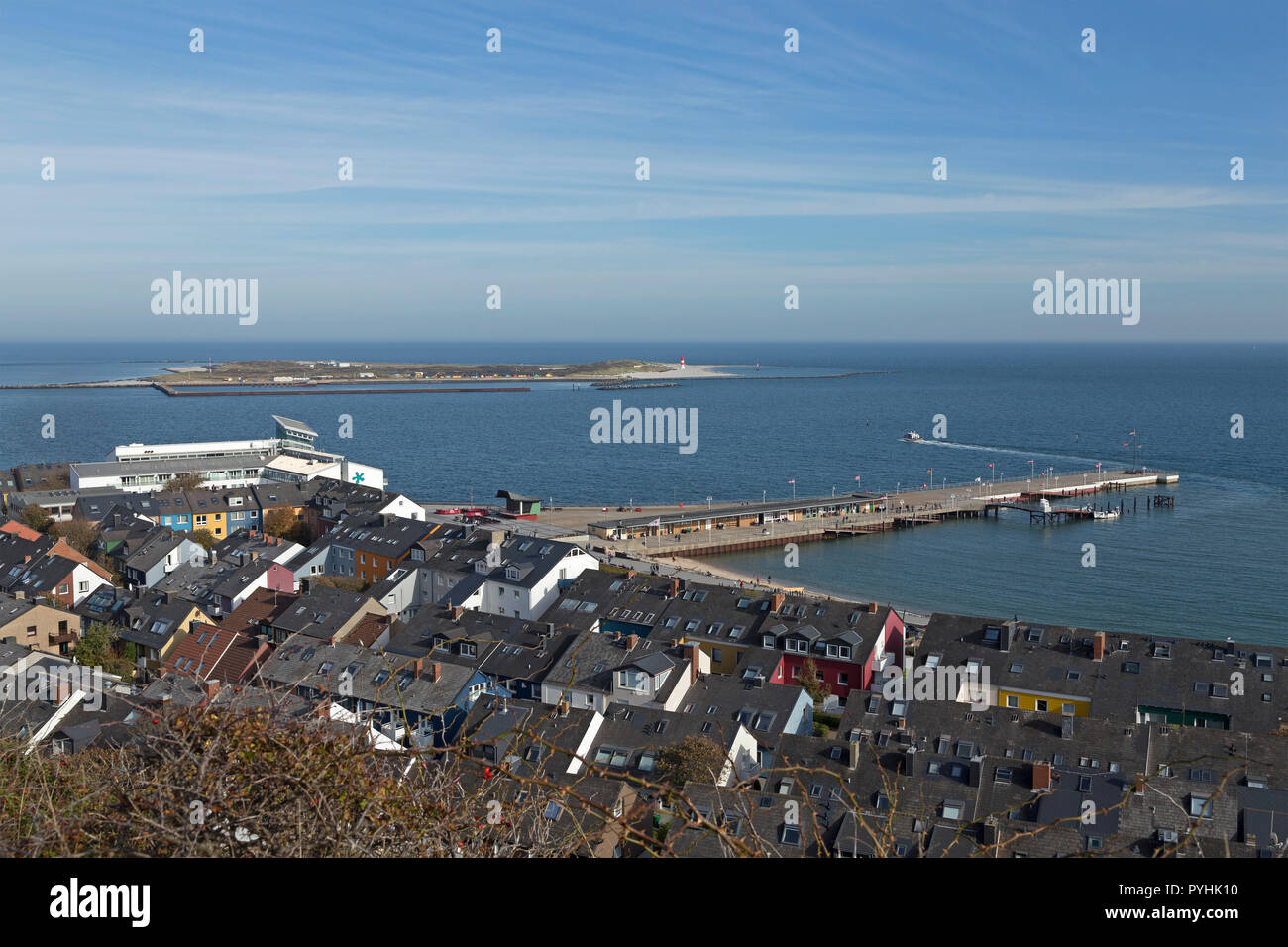 La Bassa Atesina (paese inferiore) con atollo Hotel Helgoland, sullo sfondo la Duene, Isola di Helgoland, Schleswig-Holstein, Germania Foto Stock