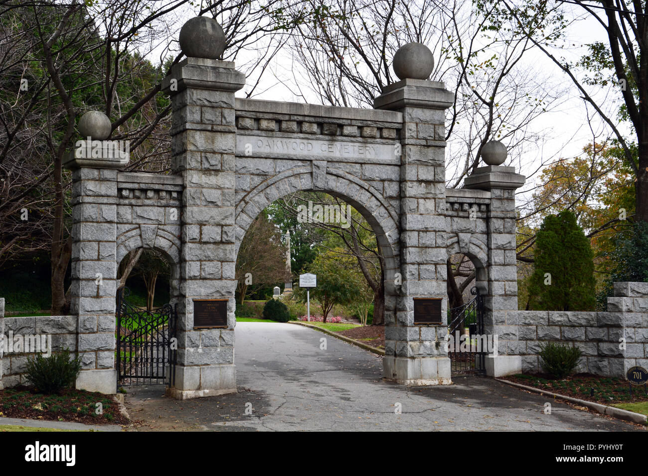 Cancello di ingresso al cimitero di Oakwood nel quartiere storico di Raleigh North Carolina. Foto Stock