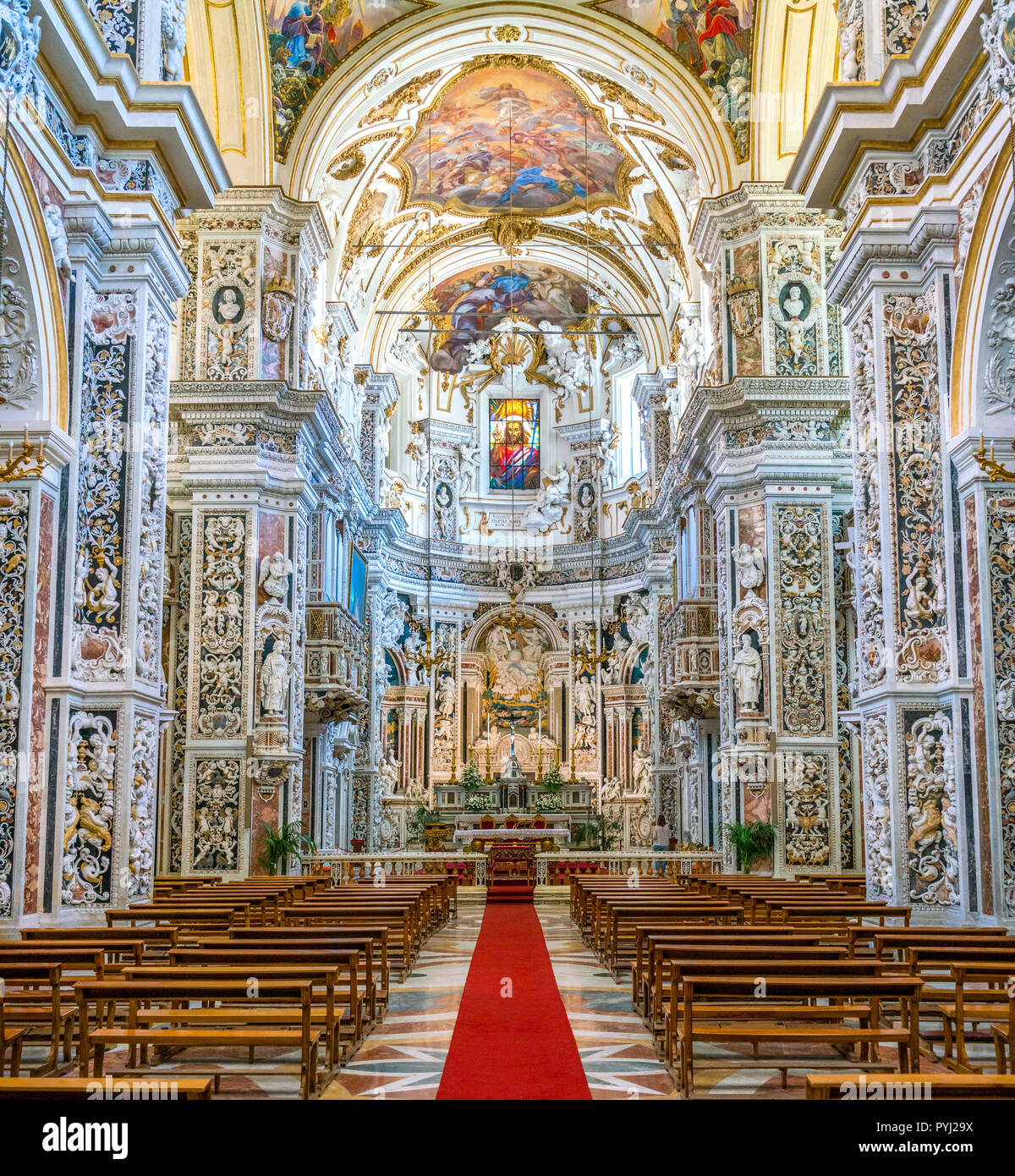 Interno in vista della barocca chiesa del Gesù a Palermo. Sicilia, Italia. Foto Stock
