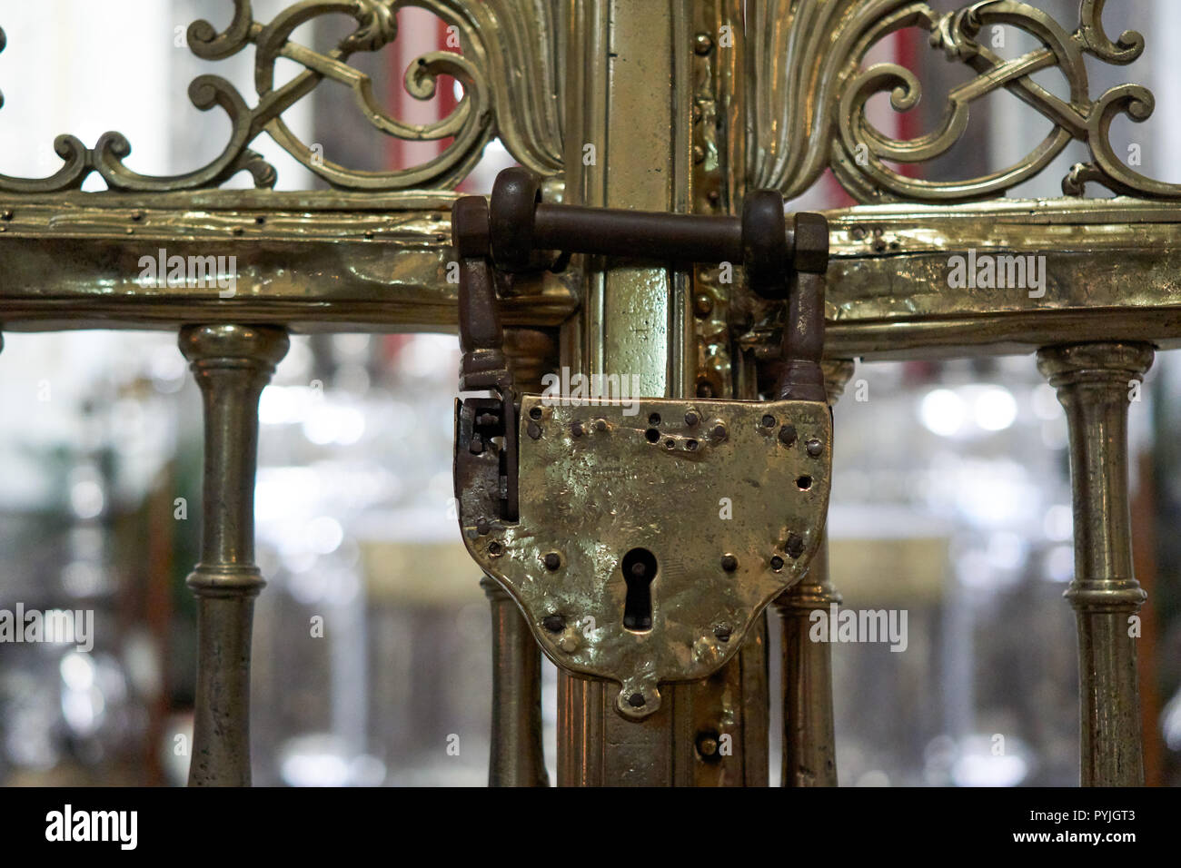 Vista dettagliata di un blocco d'oro in una chiesa di Palermo, la protezione di Santa Rosalia. Foto Stock