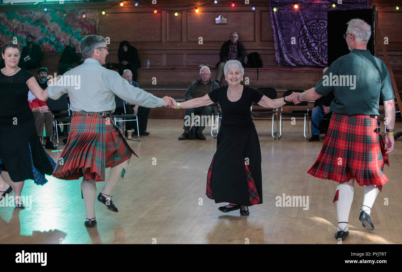 Gruppo Di Ballo Greco Immagini E Fotos Stock Alamy
