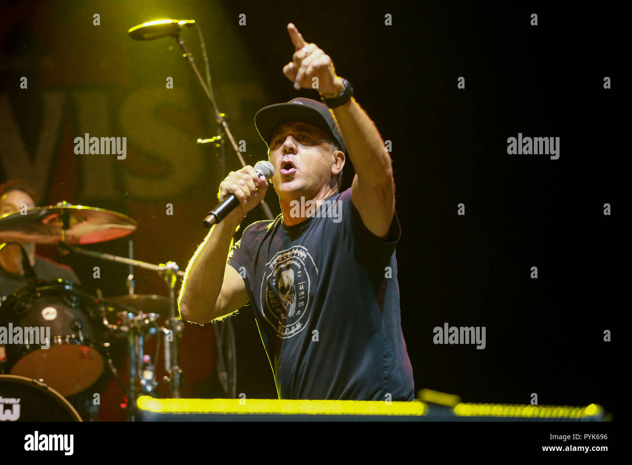 Huntington Beach, CA. 27 ott 2018. Jim Lindberg dei Pennywise esegue al Surf City Blitz in stato di Huntington Beach in ottobre 27, 2018 in Huntington Beach, CA. Credito: CVP/spazio di immagine/media/punzone Alamy Live News Foto Stock