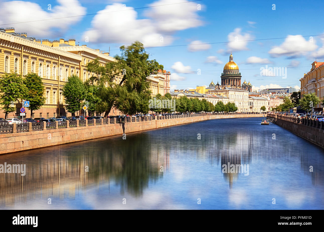 San Isacco Cattedrale di fronte fiume Moyka, San Pietroburgo, Russia Foto Stock