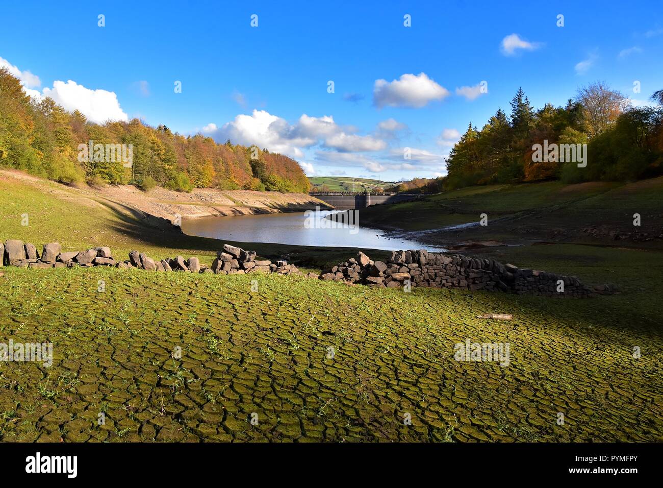 Molto basso di acqua al serbatoio Ryburn. Foto Stock