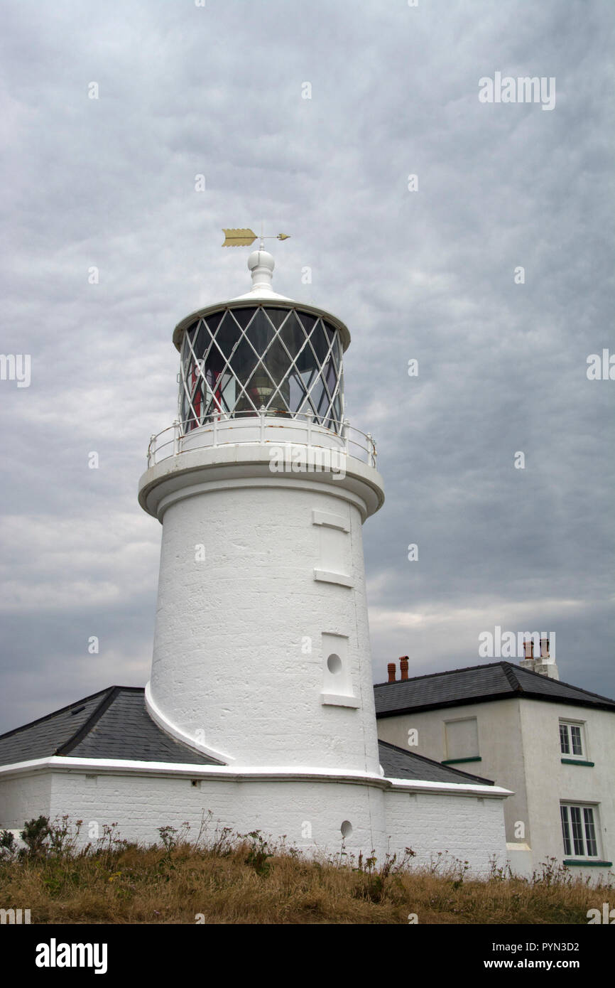 PEMBROKESHIRE; TENBY; CALDEY ISLAND; CAPPELLA POINT LIGHTHOUSE Foto Stock