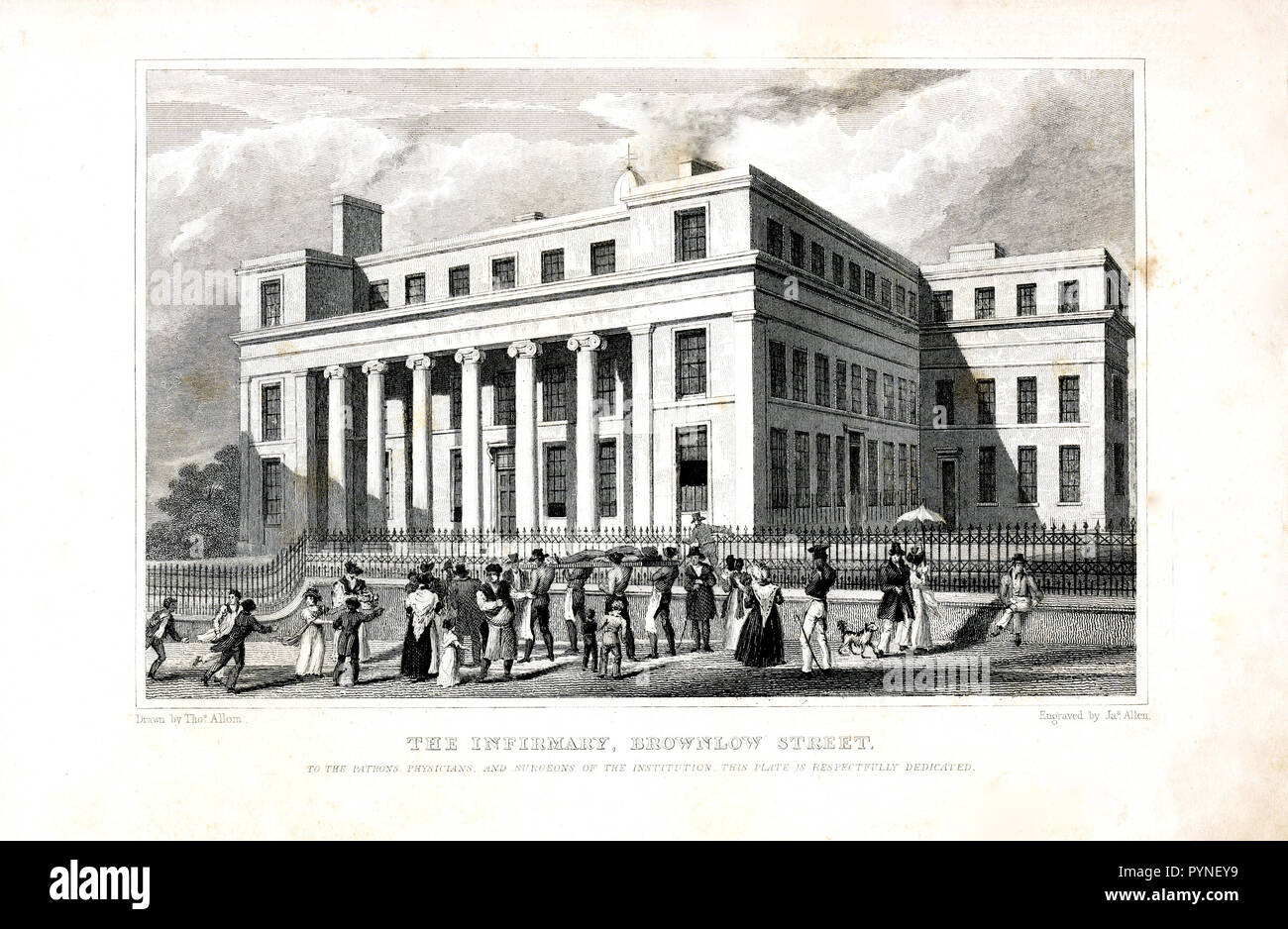 Una folla di persone a stare di fronte alla porta del Liverpool infermeria su Brownlow Street (un nuovo ospedale e manicomio costruito nel 1823). Foto Stock