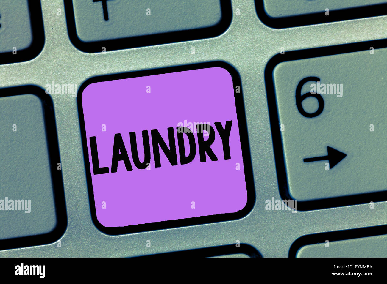 Conceptual la scrittura a mano che mostra servizio lavanderia. Business photo vetrina per camera per la pulizia di macchine per il lavaggio di indumenti di tessuti devono essere lavati. Foto Stock