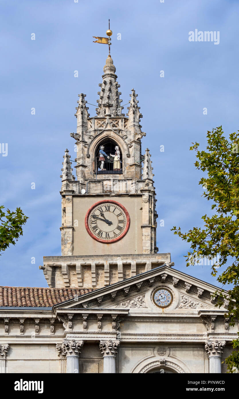 Clocher Jacquemart, Automa orologio nella torre campanaria / torre dell orologio nella città Avignon Vaucluse, Provence-Alpes-Côte d'Azur, in Francia Foto Stock