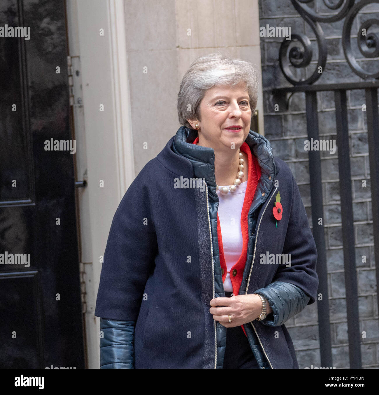 Londra il 19 ottobre 2018, il Primo ministro, Theresa Maggio, foglie 10 Downing Street, Londra in vista del bilancio 2018. Credit Ian Davidson/Alamy Live News Foto Stock